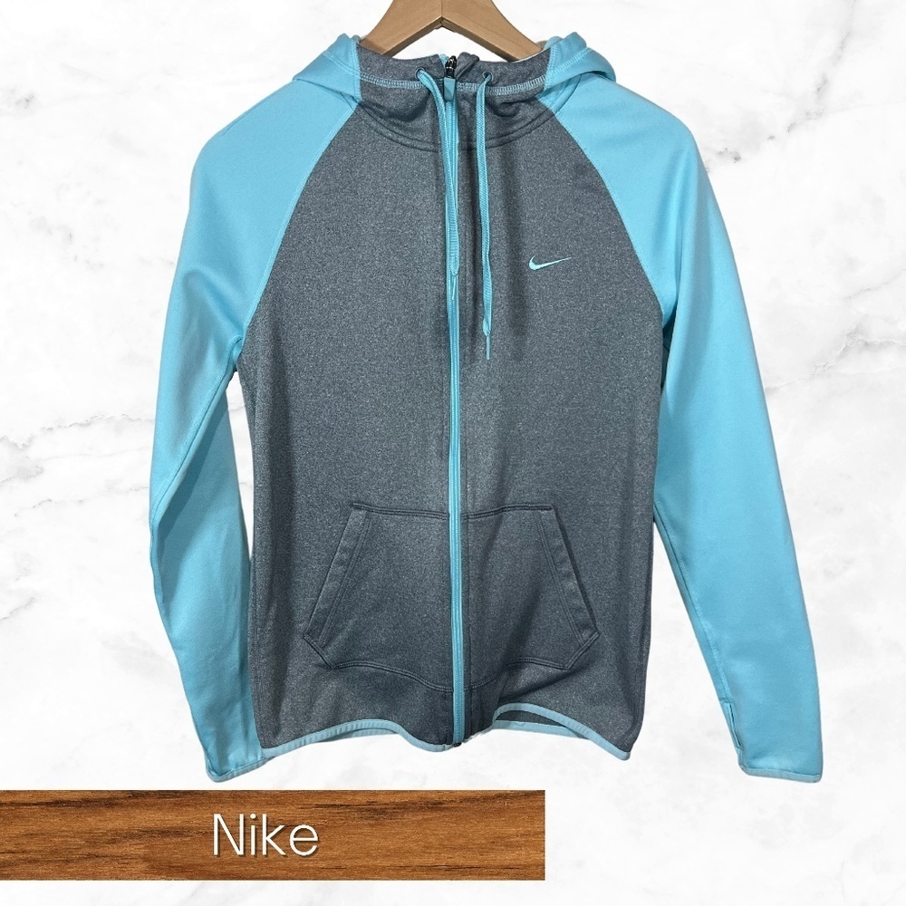 Nike size XS therma-fit zip up hoodie